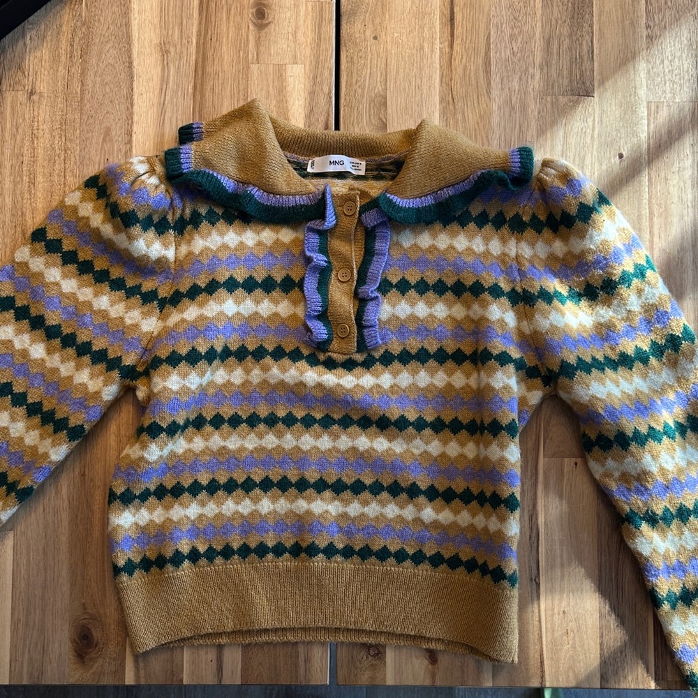 Patterned Knit Sweater with Ruffle Collar - Picture 4 of 4